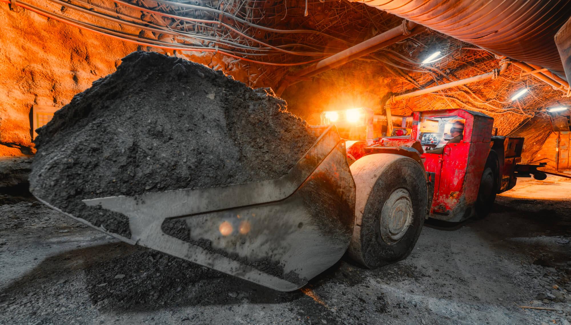 Underground mine with machinery